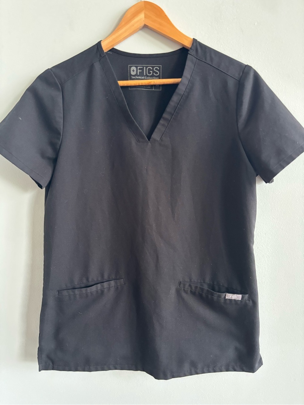 FIGS Casma 3-Pocket V-Neck Scrub Top Black Women's Size XS Technical Collection